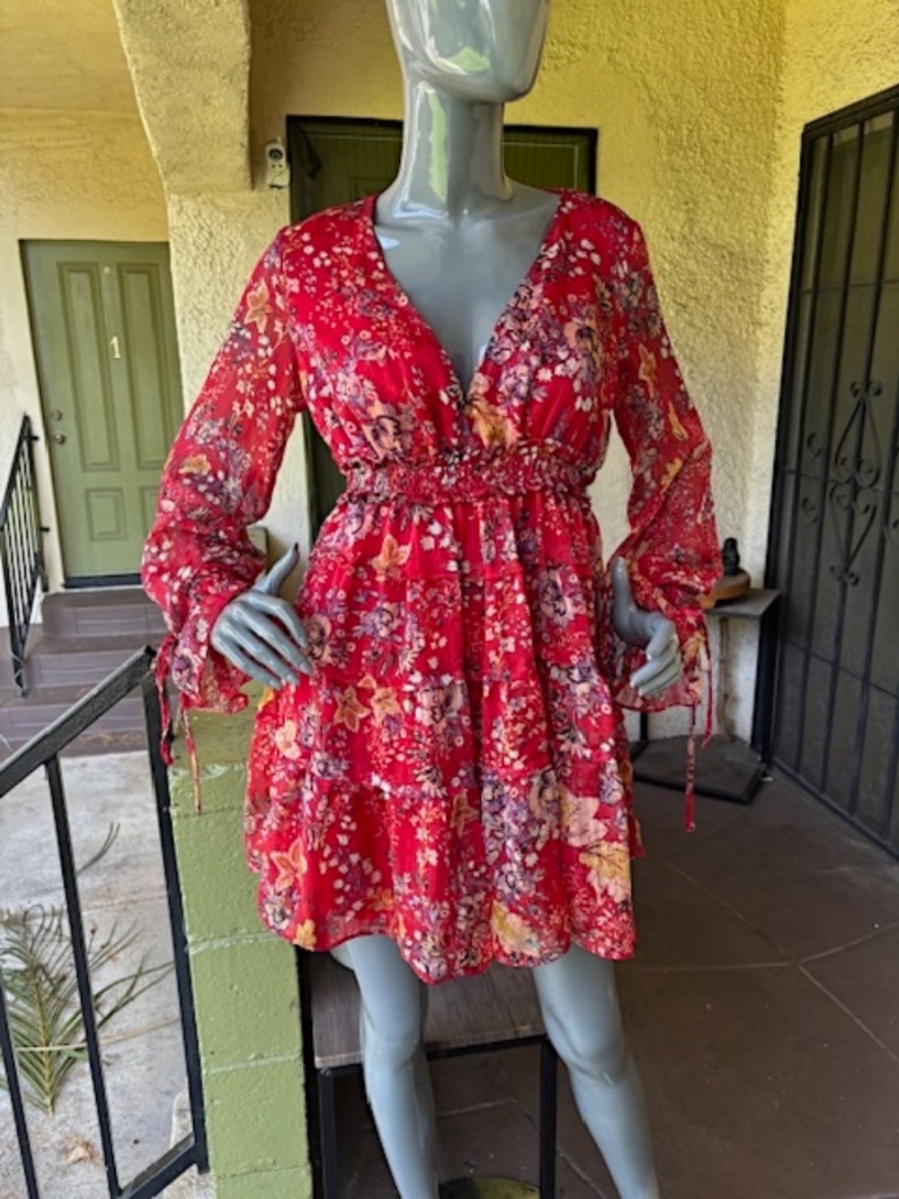 FREE PEOPLE "Closer to Your Heart" V-Neck Tiered Mini-Dress EUC/sz S - Picture 10 of 14